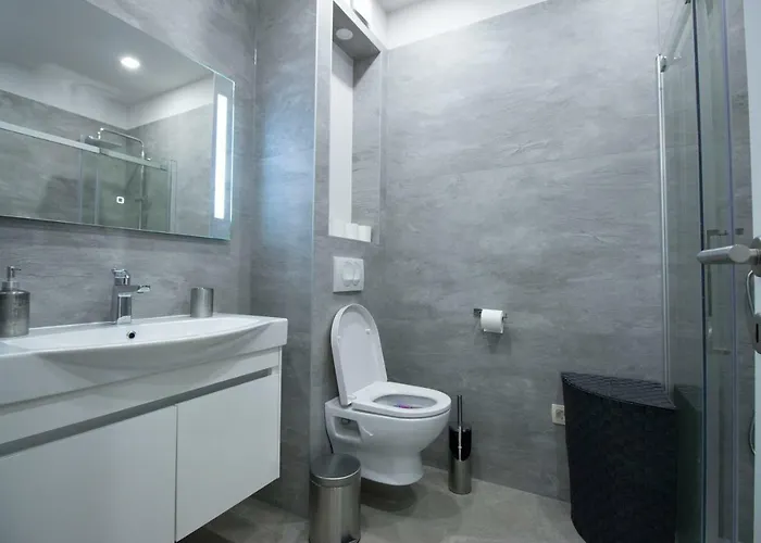 Deluxe Nana מאקרסקה