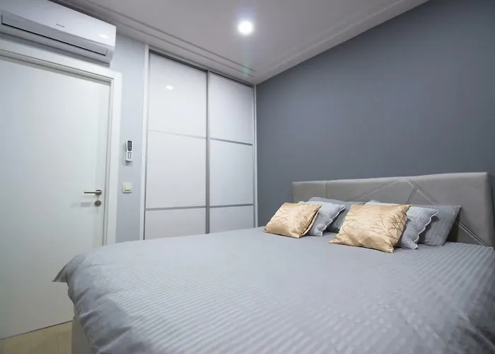 Deluxe Nana מאקרסקה